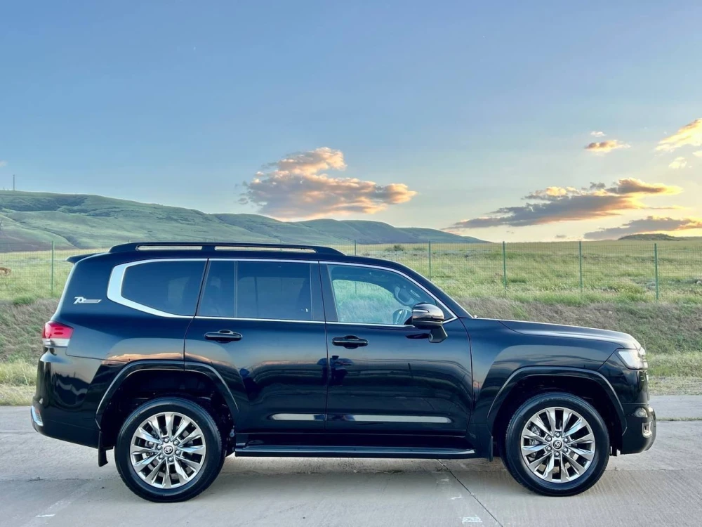 გაყიდვა Toyota Land Cruiser 300 2021