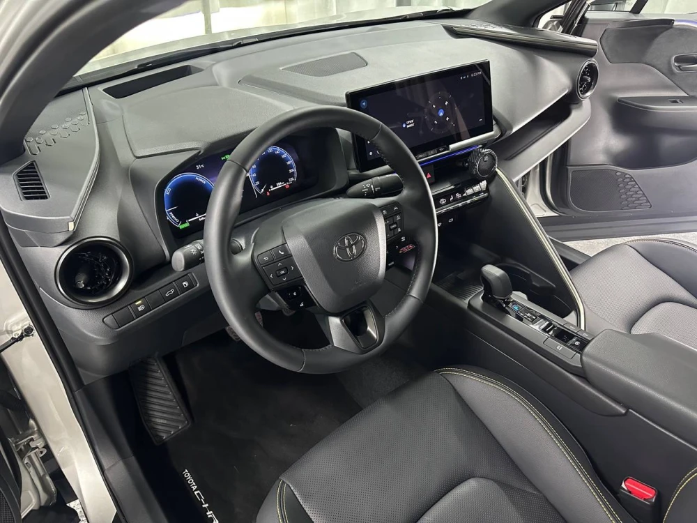 გაყიდვა Toyota C-HR 2.0 Hybrid 2024