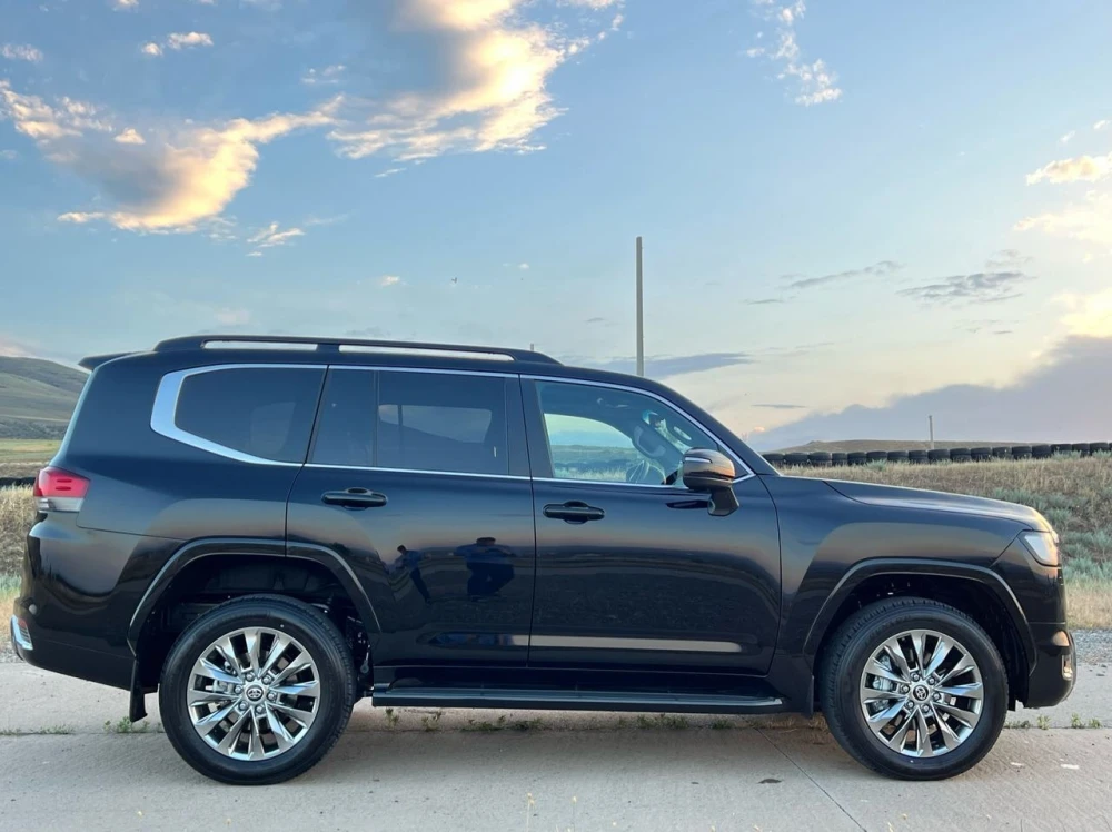 Продажа Toyota Land Cruiser 300 PREMIUM 2022