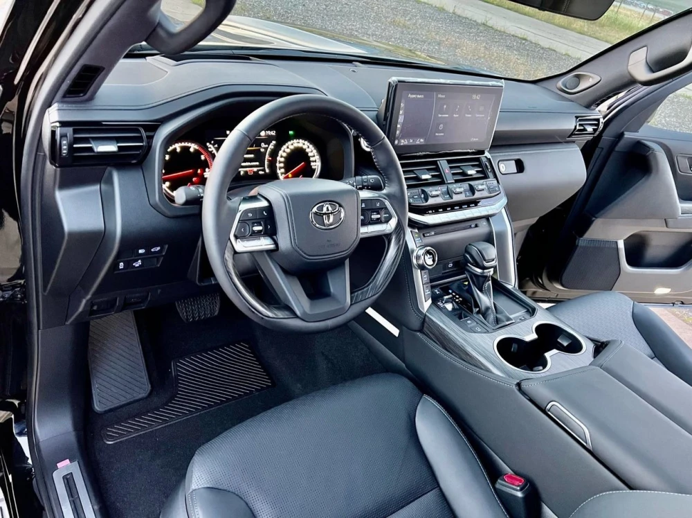 Продажа Toyota Land Cruiser 300 PREMIUM 2022