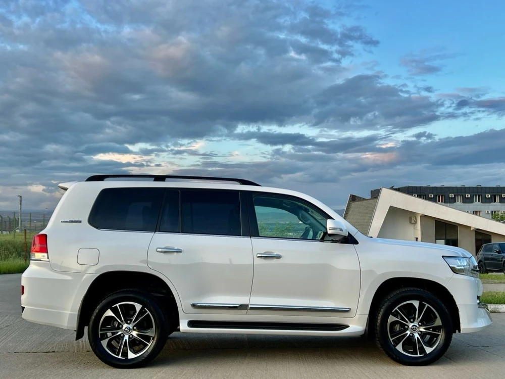 გაყიდვა Toyota Land Cruiser 200 2020