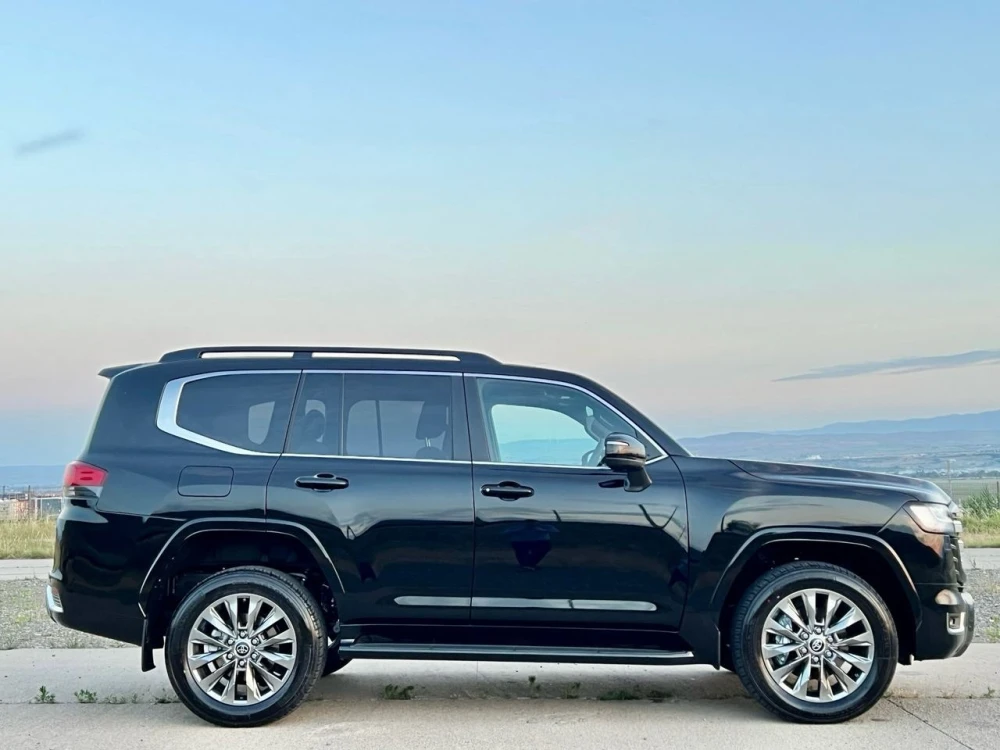 Продажа Toyota Land Cruiser 300 PREMIUM 2022