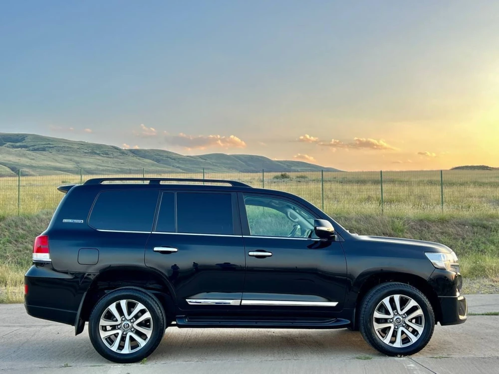 გაყიდვა Toyota Land Cruiser 200 2019