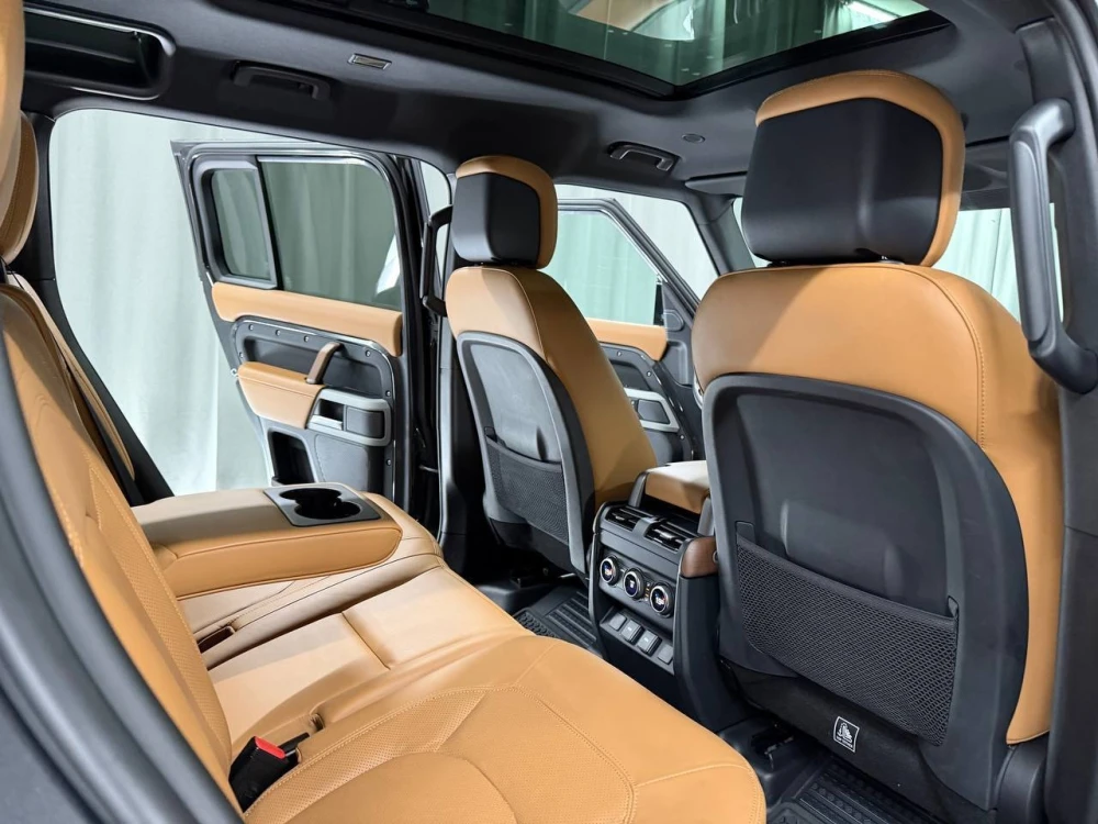 Sale Land Rover Defender SE 2024