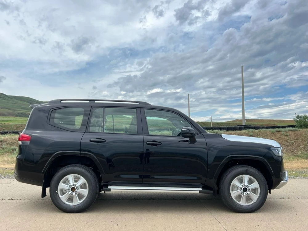 გაყიდვა Toyota Land Cruiser 300 2023
