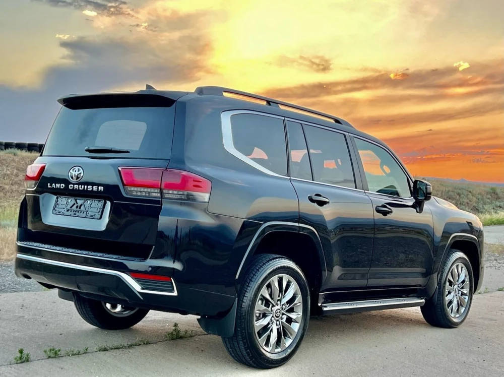 Продажа Toyota Land Cruiser 300 PREMIUM 2022