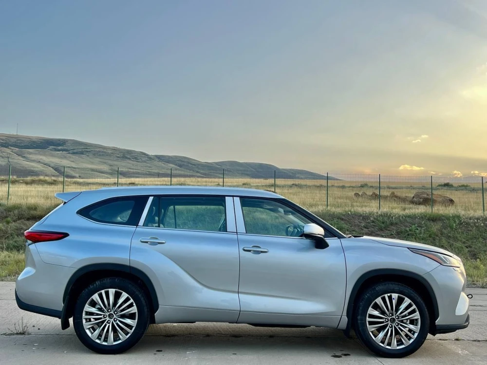 გაყიდვა Toyota Highlander 2023