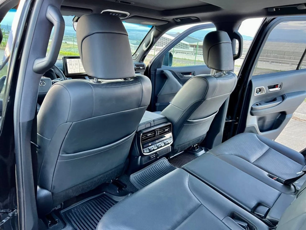 გაყიდვა Toyota Land Cruiser 300 2021