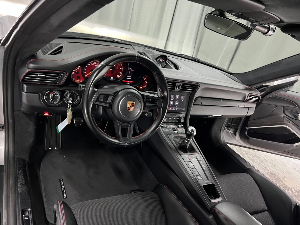 Продажа Porsche 911 GT3 TOURING 2018